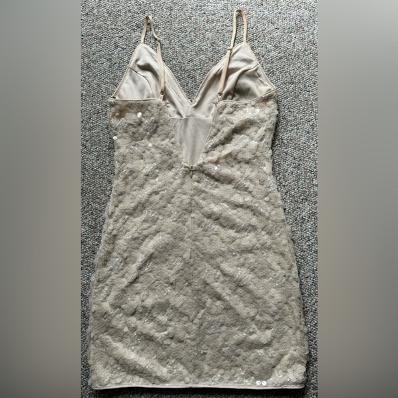 Forever21 Beautiful Cocktail Dress Shell Sequence. Size Medium - Picture 4 of 6